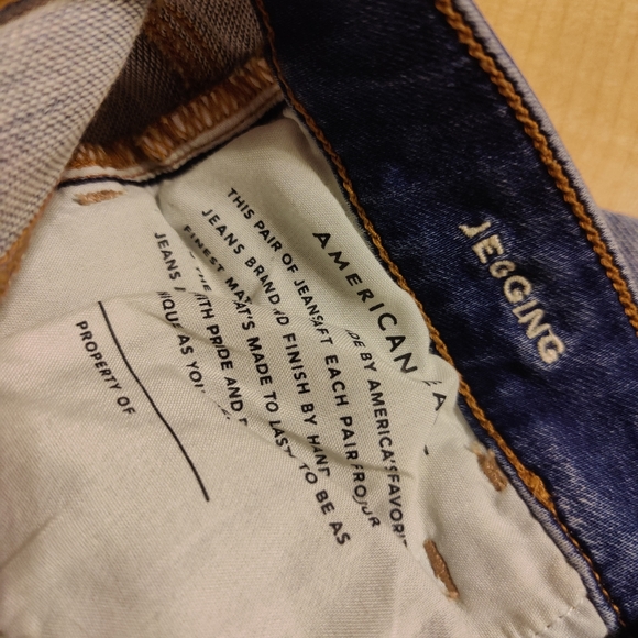 American Eagle Outfitters slightly distressed jegging size 4long - Picture 8 of 13